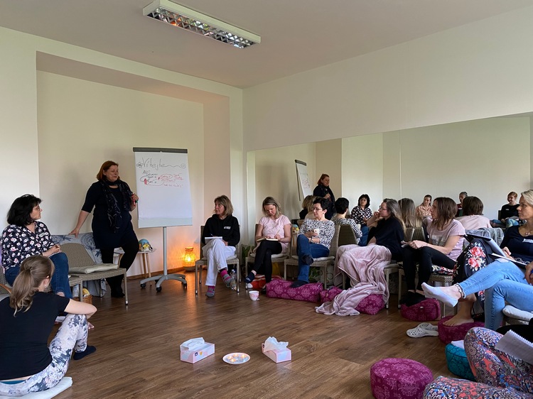 Česká akademie kraniosakrální terapie pořádá supervize pro profesionální praktikanty.